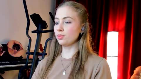 Ally    STREAMING ON TWITCH NOW Check my Twitter for updates online show from October 4, 2:31 am