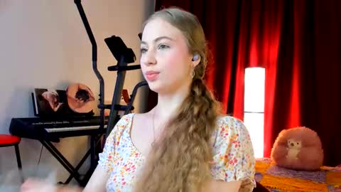 Ally    STREAMING ON TWITCH NOW Check my Twitter for updates online show from October 23, 5:23 pm