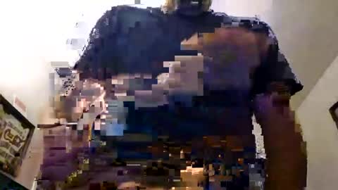 Snapshot of the_traxxx chatting on July 10, 9:28 pm the_traxxx online show from July 10, 9:28 pm