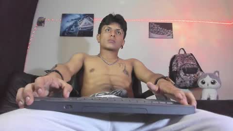 Danny online show from December 17, 2:33 am