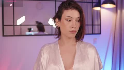 Snapshot of thea_ome chatting on May 15, 11:12 pm Thea online show from May 15, 11:12 pm