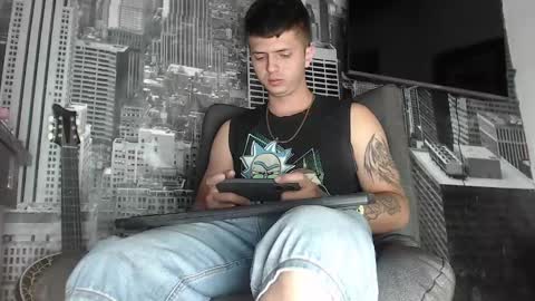 Snapshot of theangelmiguel chatting on December 9, 4:01 am Miguel Angel online show from December 9, 4:01 am