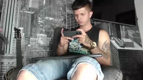 Snapshot of theangelmiguel chatting on December 9, 7:06 am Miguel Angel online show from December 9, 7:06 am