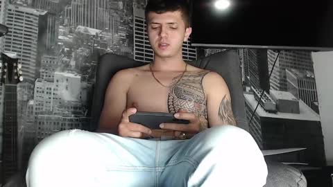 Snapshot of theangelmiguel chatting on December 15, 11:45 am Miguel Angel online show from December 15, 11:45 am
