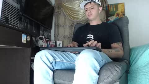 Snapshot of theangelmiguel chatting on January 24, 3:22 am Miguel Angel online show from January 24, 3:22 am
