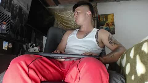 Snapshot of theangelmiguel chatting on February 10, 3:24 am Miguel Angel online show from February 10, 3:24 am