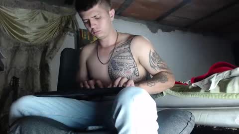 Snapshot of theangelmiguel chatting on February 20, 5:01 am Miguel Angel online show from February 20, 5:01 am