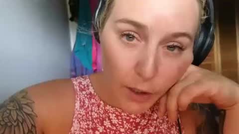 Snapshot of theauroramae chatting on June 12, 7:46 pm theauroramae - online show from June 12, 7:46 pm