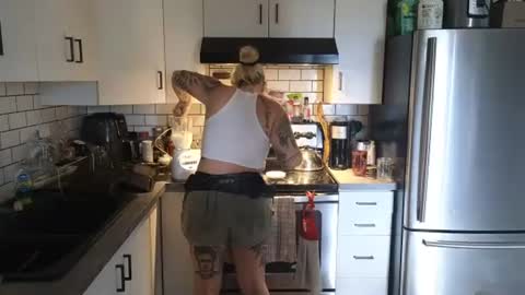 Snapshot of theauroramae chatting on June 15, 6:21 pm theauroramae - online show from June 15, 6:21 pm