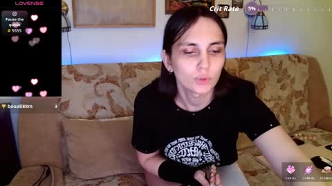 Snapshot of thebl4ckhearts chatting on April 1, 6:38 pm Daria and Diana 3 online show from April 1, 6:38 pm