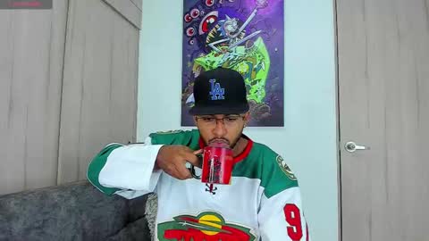 Snapshot of theblack_frank chatting on March 4, 10:57 am theblack_frank online show from March 4, 10:57 am