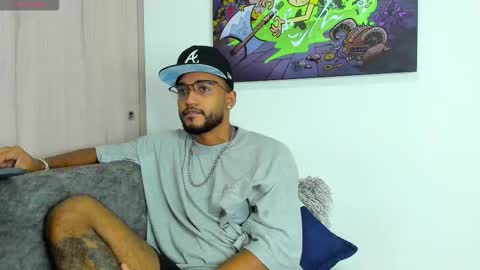 Snapshot of theblack_frank chatting on December 19, 11:50 am theblack_frank online show from December 19, 11:50 am