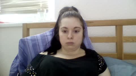 Snapshot of theblackdiamond194588 chatting on January 9, 1:13 pm raissa online show from January 9, 1:13 pm