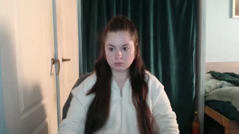 Snapshot of theblackdiamond194588 chatting on May 6, 9:47 am raissa online show from May 6, 9:47 am