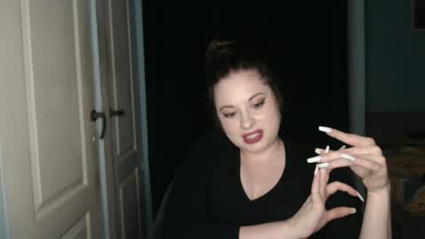 Snapshot of theblackdiamond194588 chatting on June 24, 6:40 pm raissa online show from June 24, 6:40 pm