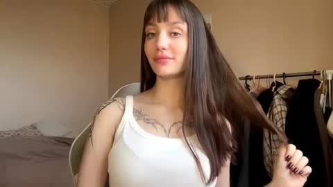 Snapshot of thebunnyalex chatting on September 29, 10:03 pm Alex online show from September 29, 10:03 pm