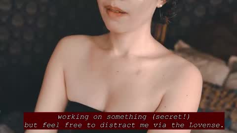 Snapshot of thecamwoman chatting on October 1, 7:42 pm Joan online show from October 1, 7:42 pm