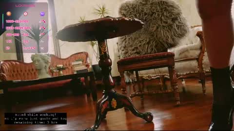 Snapshot of thecamwoman chatting on May 8, 4:23 pm Joan online show from May 8, 4:23 pm