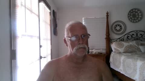 Snapshot of thecooltool_1 chatting on September 11, 7:47 pm thecooltool_1 online show from September 11, 7:47 pm