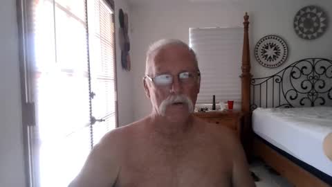 Snapshot of thecooltool_1 chatting on September 15, 8:31 pm thecooltool_1 online show from September 15, 8:31 pm