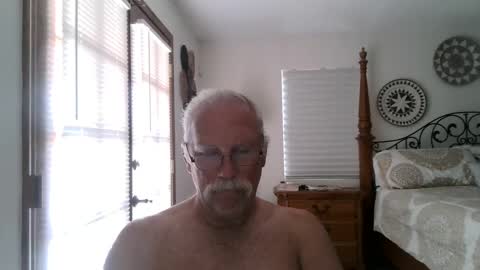 Snapshot of thecooltool_1 chatting on October 9, 6:06 pm thecooltool_1 online show from October 9, 6:06 pm