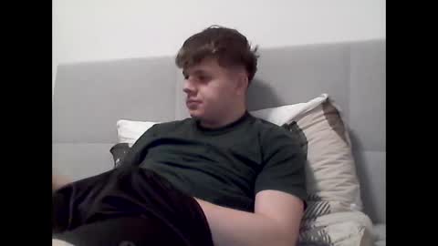 Snapshot of thecuteguy144949 chatting on January 22, 4:33 pm thecuteguy144949 online show from January 22, 4:33 pm
