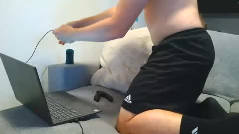 Snapshot of thecuteguy144949 chatting on June 12, 6:07 pm thecuteguy144949 online show from June 12, 6:07 pm