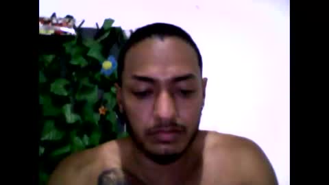 Snapshot of thedarkskinnedone chatting on March 10, 11:43 pm thedarkskinnedone online show from March 10, 11:43 pm