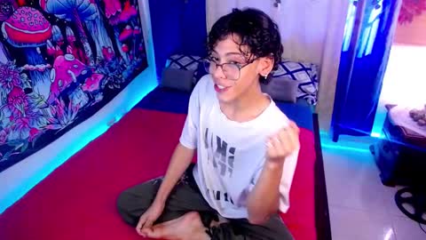 Snapshot of thedoll_ethan chatting on February 17, 8:48 pm ethan online show from February 17, 8:48 pm