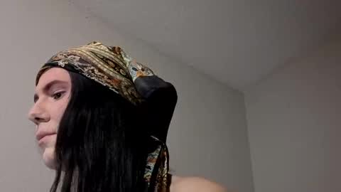 thedolllee25 online show from February 19, 10:44 am