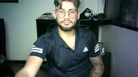 Snapshot of thedragonboyxxx chatting on March 21, 5:12 am thedragonboyxxx online show from March 21, 5:12 am