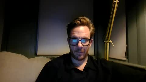 Snapshot of thedram chatting on March 23, 7:40 pm DRAM online show from March 23, 7:40 pm