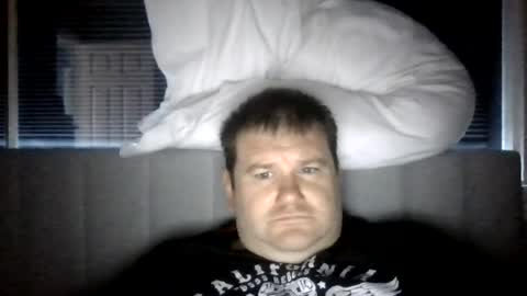 Snapshot of thedude20x chatting on August 5, 4:32 pm thedude20x online show from August 5, 4:32 pm