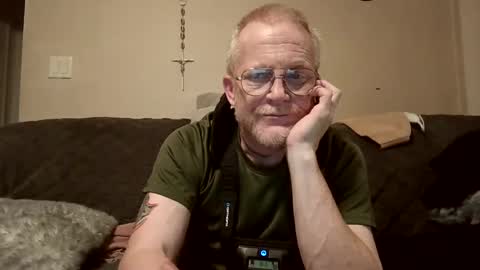Snapshot of thee_lone_boner chatting on October 13, 9:09 am Alpha online show from October 13, 9:09 am