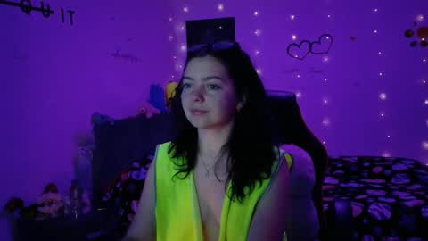 TheFarmergirl online show from November 3, 4:25 am