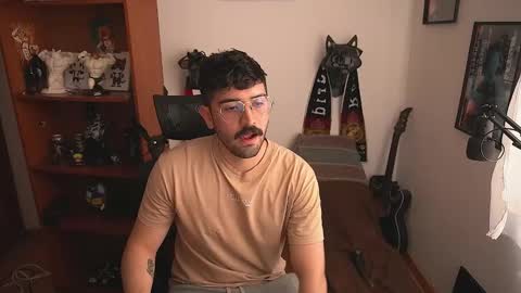 Wolf Independent model online show from January 8, 5:15 pm