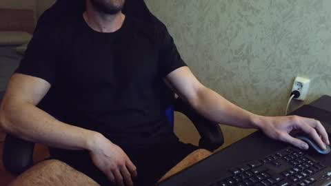 Snapshot of thefitgiant chatting on January 19, 9:23 pm Vince online show from January 19, 9:23 pm