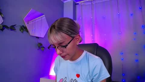 Snapshot of thegodmother_gh chatting on October 25, 3:36 am Peyton online show from October 25, 3:36 am