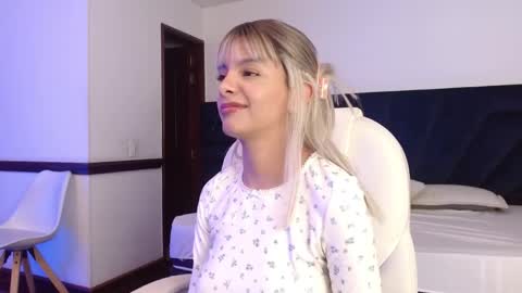 Peyton online show from April 11, 3:22 am