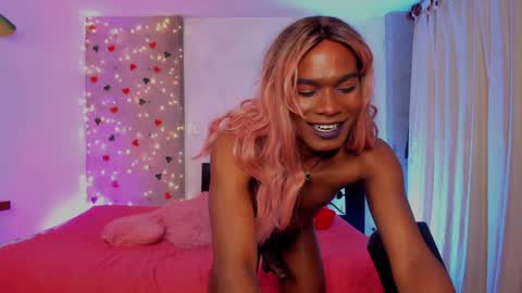 Snapshot of thegoldenbitch chatting on January 4, 2:14 am Goldie online show from January 4, 2:14 am