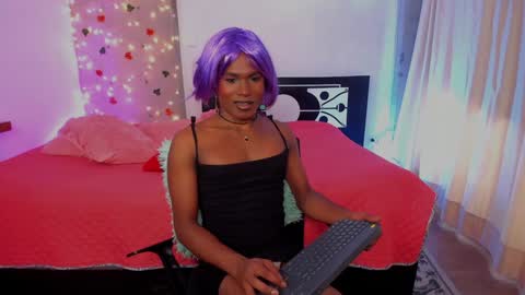 Snapshot of thegoldenbitch chatting on January 5, 10:08 pm Goldie online show from January 5, 10:08 pm