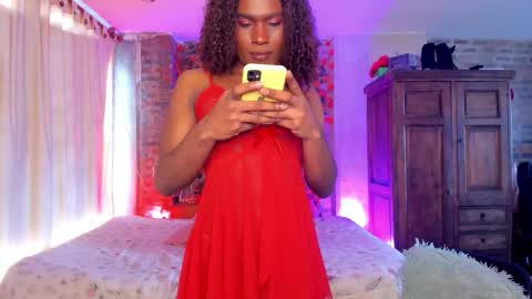 Goldie online show from November 19, 5:13 pm