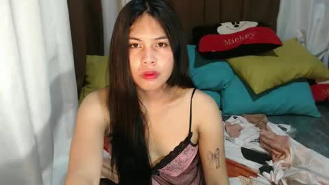 Snapshot of thegreat_legacy chatting on February 10, 9:35 am Elle dont forget to folloW me and thumbs up online show from February 10, 9:35 am