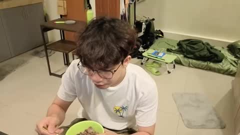 Green online show from March 24, 10:20 am