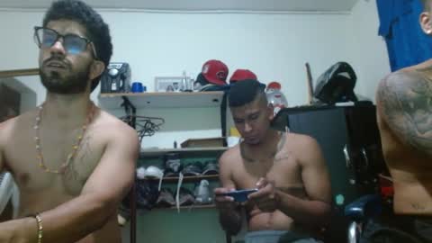 thehousedog online show from March 28, 1:05 am