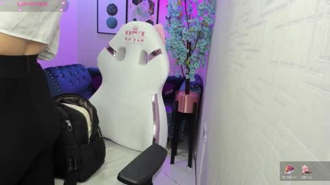 Theia  online show from February 3, 12:32 pm