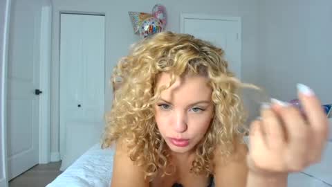 Lily Marie online show from January 20, 9:11 pm