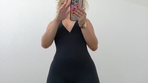 Lily Marie online show from December 5, 5:42 pm