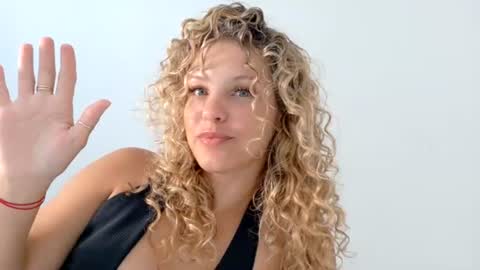 Snapshot of theislandgirl chatting on June 16, 9:50 pm Lily Marie online show from June 16, 9:50 pm