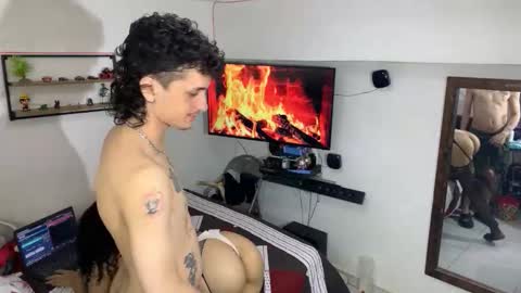 theking11220 online show from December 15, 7:12 am